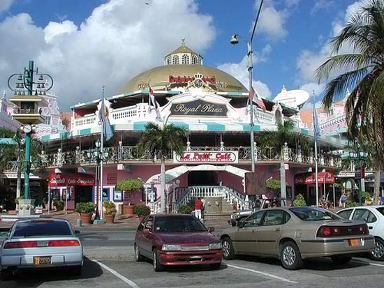 Oranjestad- shopping centre.jpg