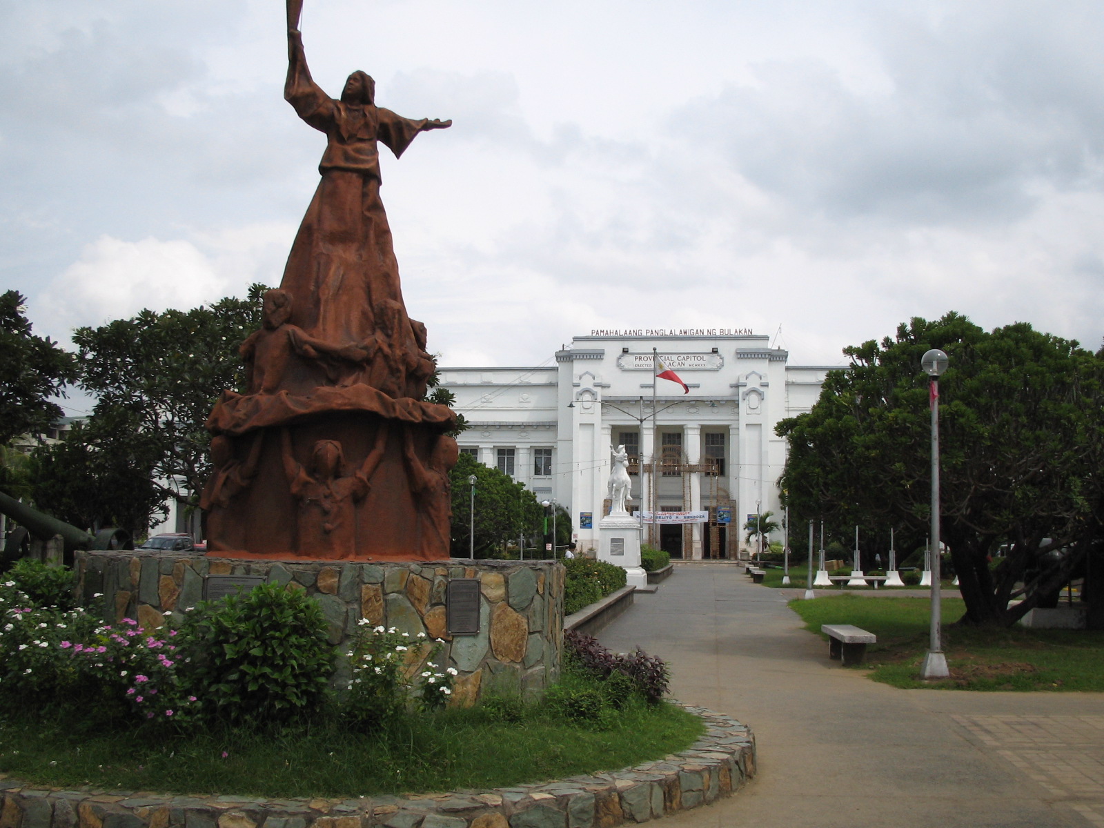 File:Bulacan Provincial Capitol2.jpg - Universal Stewardship