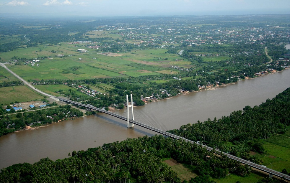 File:Macapagal Bridge Butuan City 01.jpg - Philippines