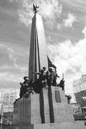 Bonifacio monument caloocan city.gif