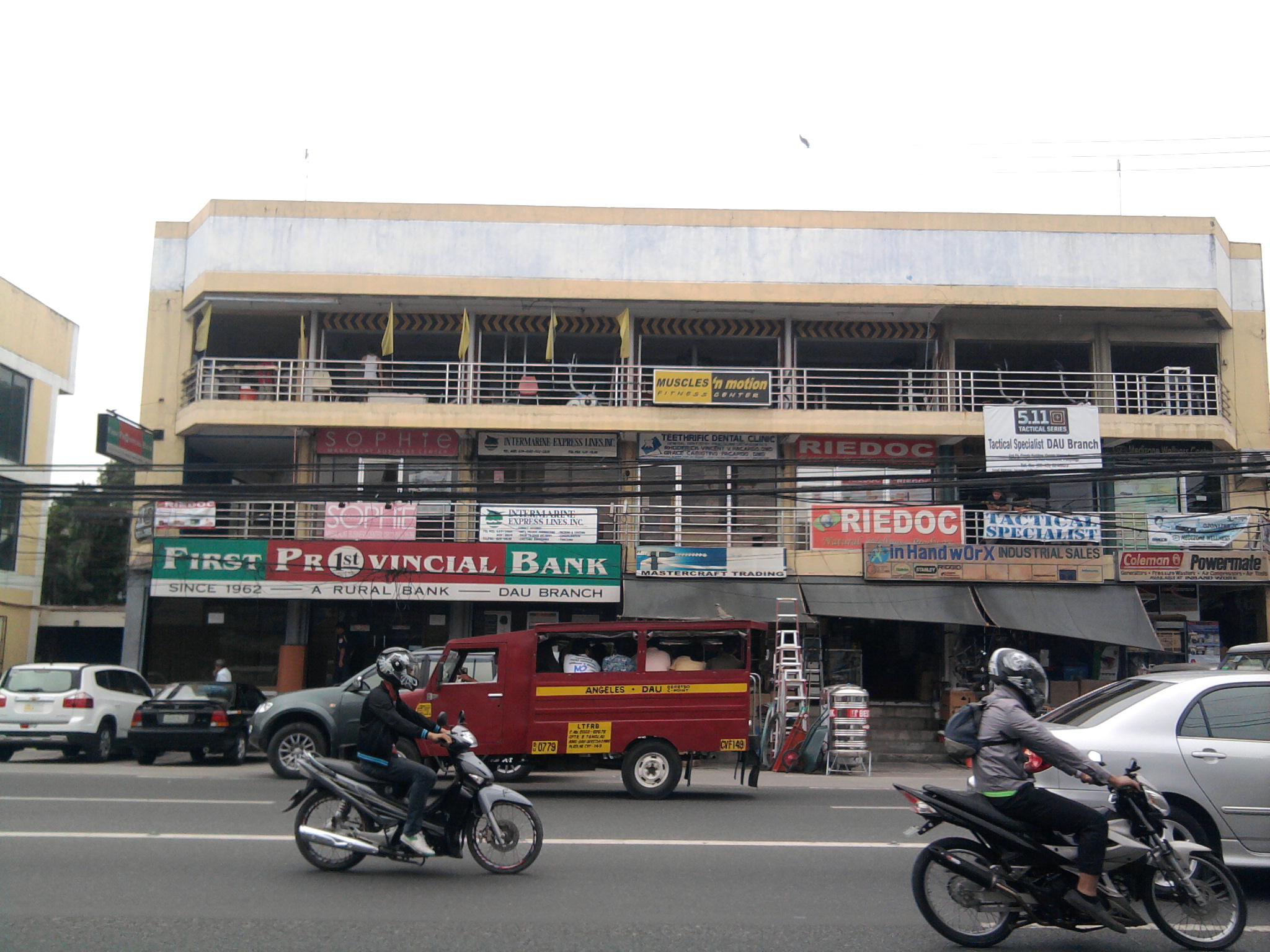 File:First Provincial Bank, Mc Arthur Hwy, Dau, Mabalacat, Pampanga.jpg ...