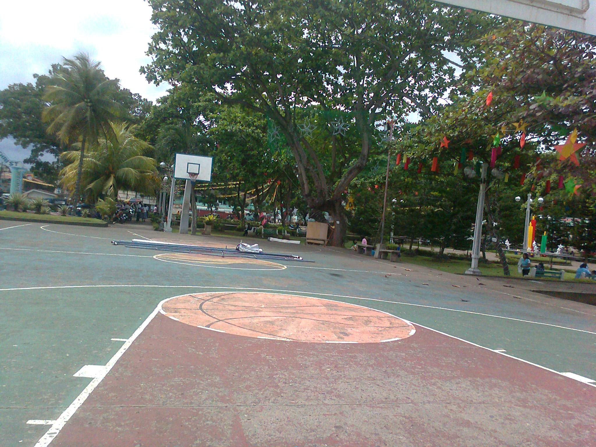 File:Basketball court of poblacion 2 oroquieta city.jpg - Philippines