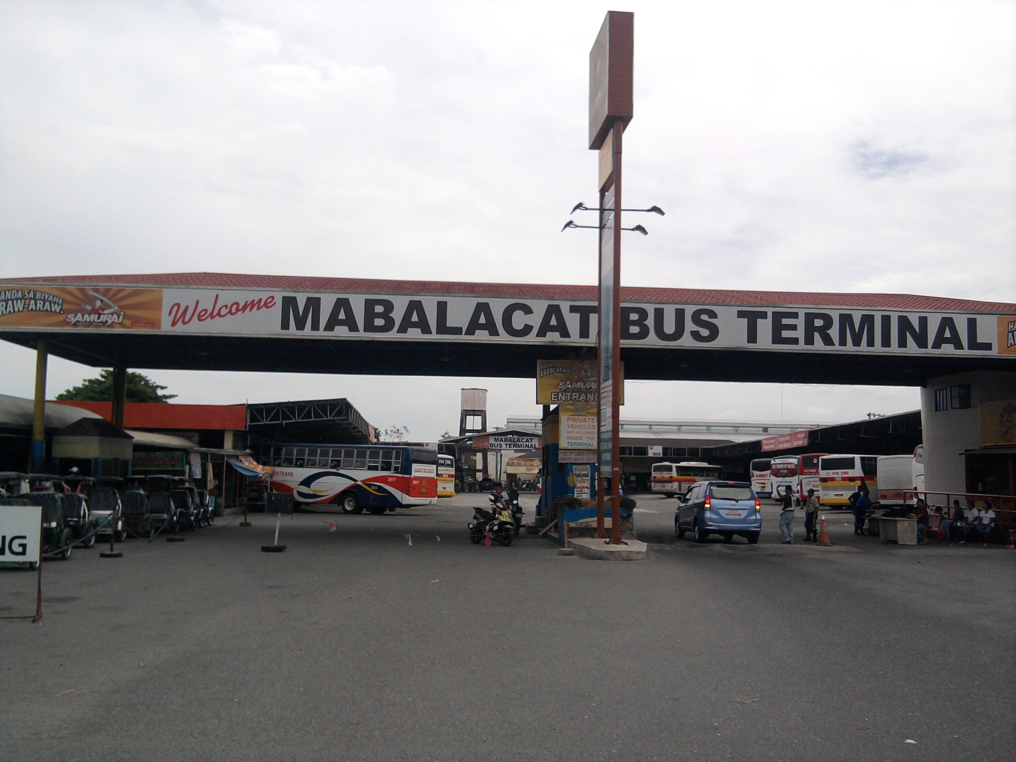 File:Mabalacat Bus Terminal, Expressway Exit, Dau, Mabalacat, Pampanga ...