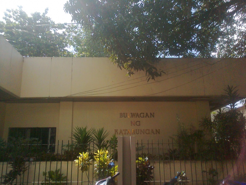 File:Bulwagan ng katarungan - Hall of Justice of port area isabela city basilan.jpg