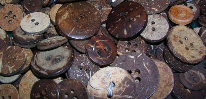 File:Coconut shell buttons.jpg