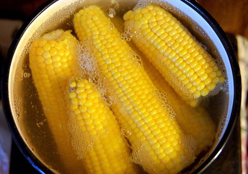 File:Mais laga - boiled corn.jpg