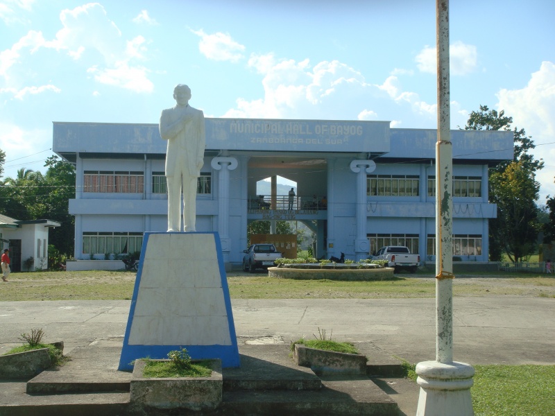 File:Bayog Municipal Hall Zamboanga del Sur.jpg