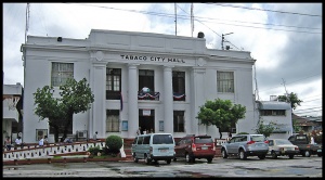 Tabaco city hall.jpg