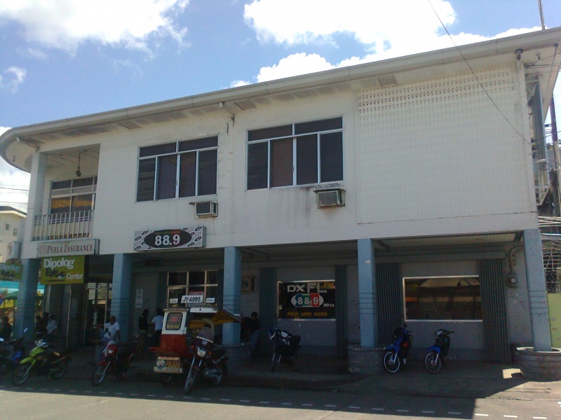 File:88.9 DXFL FM Radio central dipolog city zamboanga del norte.jpg