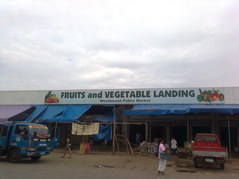 File:Fruits and vegetable landing of bulua cagayan de oro city misamis oriental.jpg